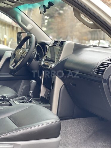 Toyota Land Cruiser Prado-7