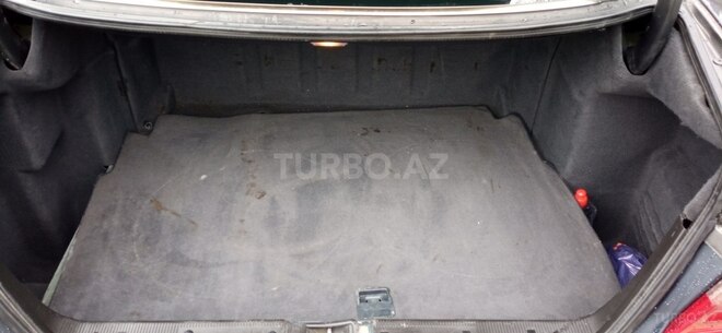 Mercedes E 220 d 2001, 435,678 km - 2.2 l - Masallı