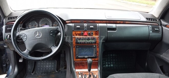 Mercedes E 220 d 2001, 435,678 km - 2.2 l - Masallı