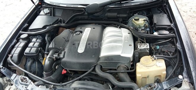 Mercedes E 220 d 2001, 435,678 km - 2.2 l - Masallı
