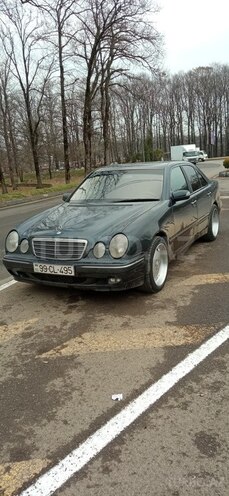 Mercedes E 220 d 2001, 435,678 km - 2.2 l - Masallı