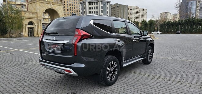 Mitsubishi Pajero Sport-3