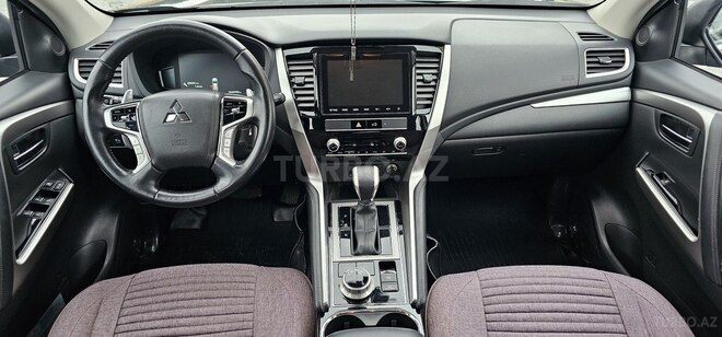 Mitsubishi Pajero Sport-12