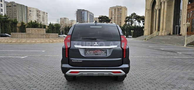 Mitsubishi Pajero Sport-2