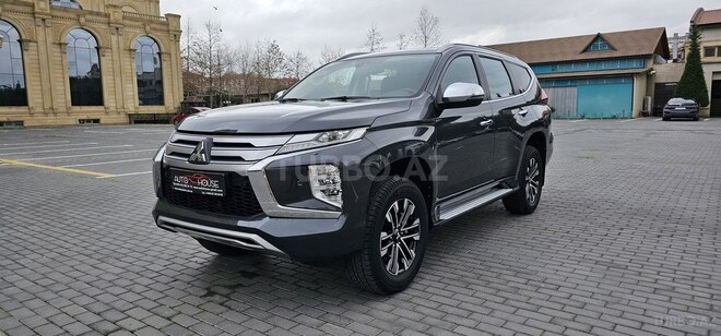 Mitsubishi Pajero Sport-1