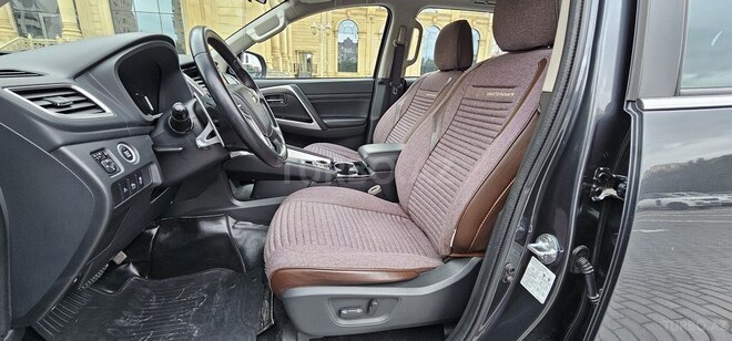 Mitsubishi Pajero Sport-16