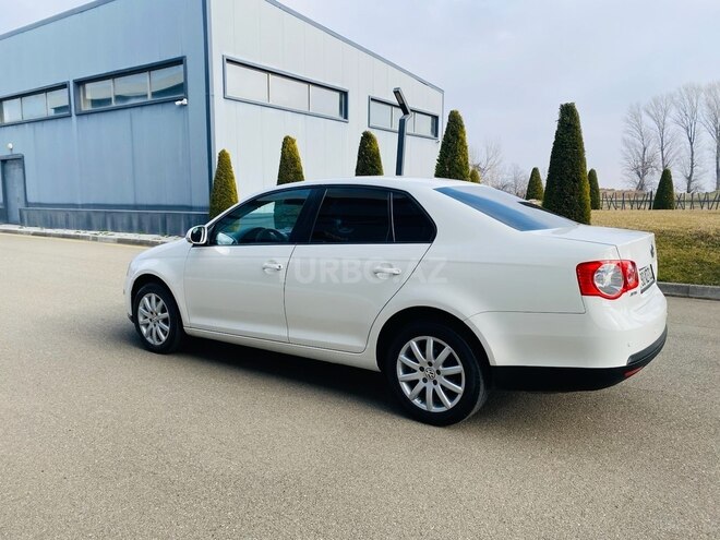 Volkswagen Jetta 2009, 246,000 km - 1.6 l - Tovuz