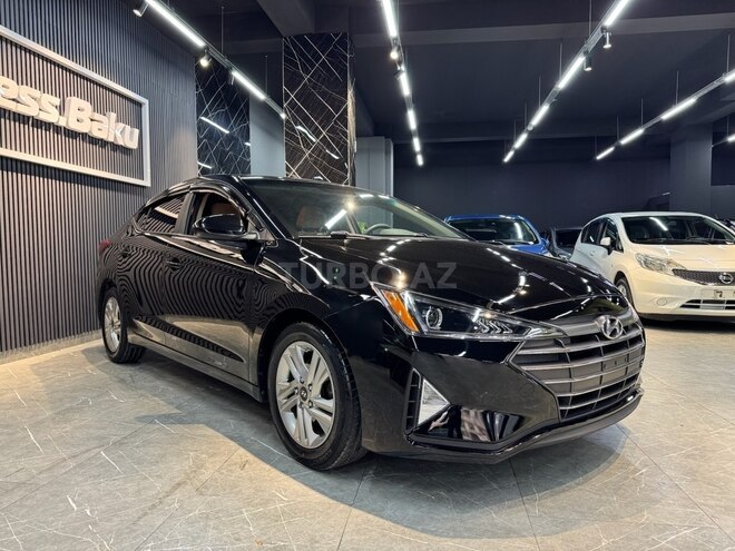 Hyundai Elantra-12
