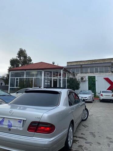 Mercedes E 220 d 2001, 386,000 km - 2.2 l - Bakı