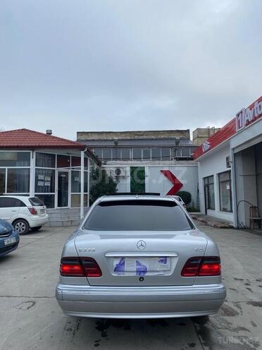 Mercedes E 220 d 2001, 386,000 km - 2.2 l - Bakı