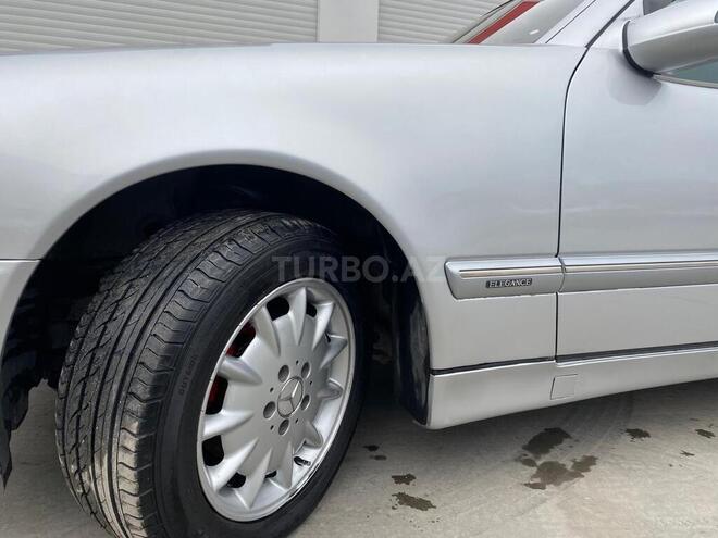 Mercedes E 220 d 2001, 386,000 km - 2.2 l - Bakı