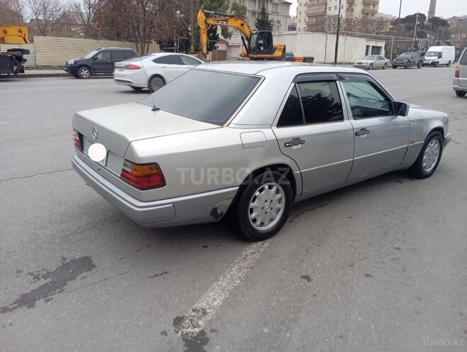 Mercedes E 280 1994, 325,680 km - 2.8 l - Bakı
