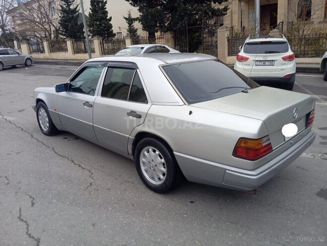 Mercedes E 280 1994, 325,680 km - 2.8 l - Bakı