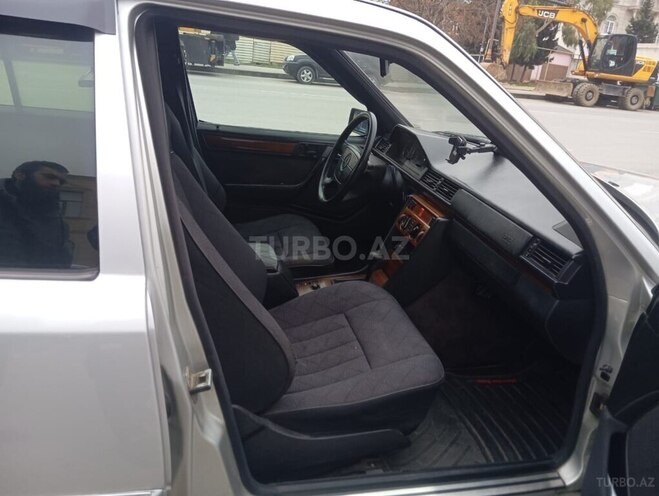 Mercedes E 280 1994, 325,680 km - 2.8 l - Bakı