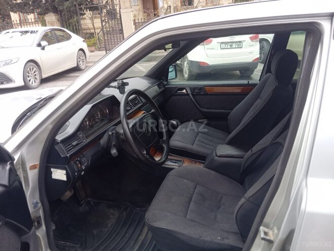 Mercedes E 280 1994, 325,680 km - 2.8 l - Bakı