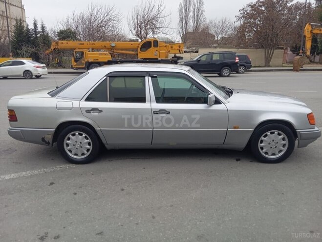 Mercedes E 280 1994, 325,680 km - 2.8 l - Bakı
