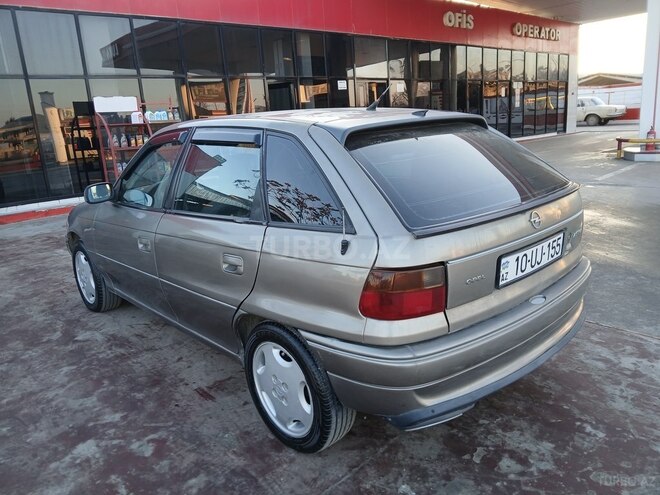 Opel Astra 1995, 350,100 km - 2.0 l - Quba