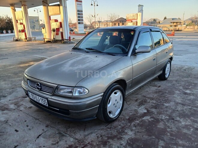 Opel Astra 1995, 350,100 km - 2.0 l - Quba