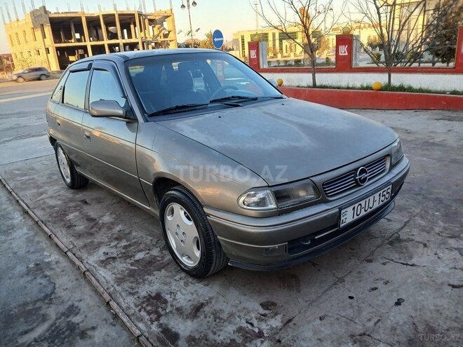 Opel Astra 1995, 350,100 km - 2.0 l - Quba