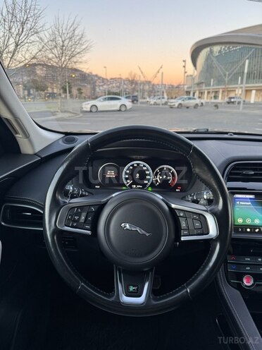 Jaguar F-Pace 2016, 129,000 km - 2.0 l - Bakı