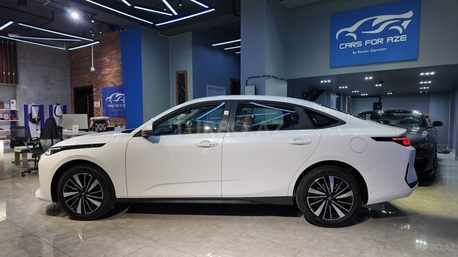 Changan Qiyuan A05-4