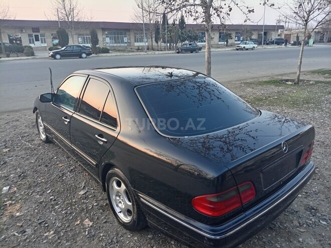 Mercedes E 240 2000, 266,600 km - 2.4 l - Ağcabədi