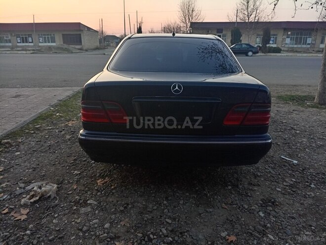 Mercedes E 240 2000, 266,600 km - 2.4 l - Ağcabədi