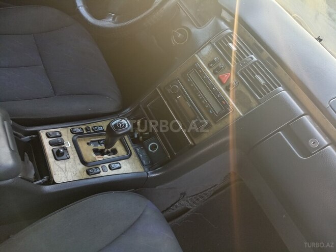 Mercedes E 240 2000, 266,600 km - 2.4 l - Ağcabədi