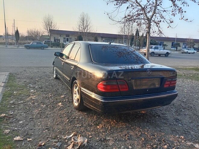 Mercedes E 240 2000, 266,600 km - 2.4 l - Ağcabədi