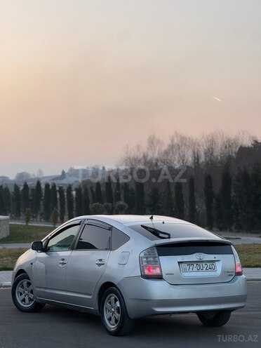Toyota Prius-4