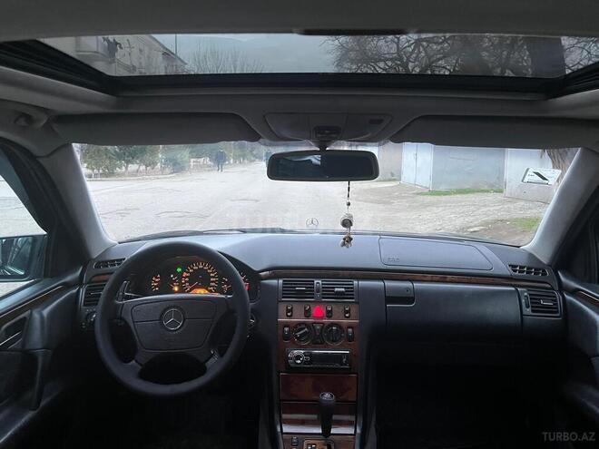 Mercedes E 240 1999, 283,732 km - 2.4 l - Sumqayıt