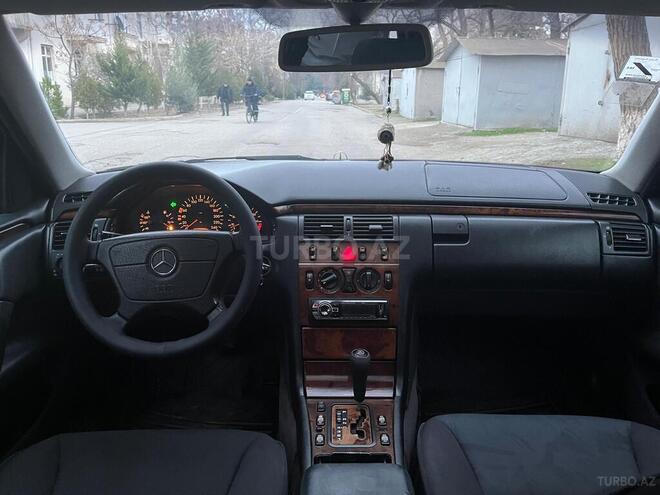 Mercedes E 240 1999, 283,732 km - 2.4 l - Sumqayıt