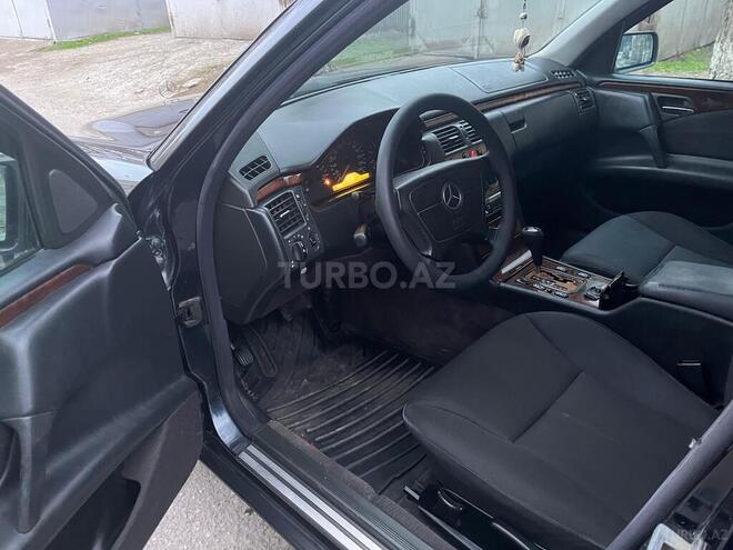 Mercedes E 240 1999, 283,732 km - 2.4 l - Sumqayıt