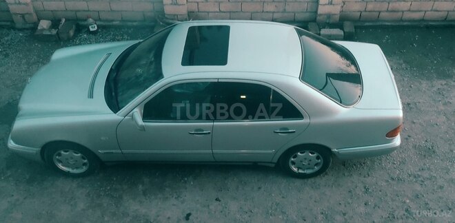Mercedes E 230 1995, 543,722 km - 2.3 l - Sabirabad