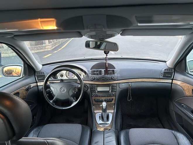 Mercedes E 240 2004, 291,540 km - 2.6 l - Zaqatala