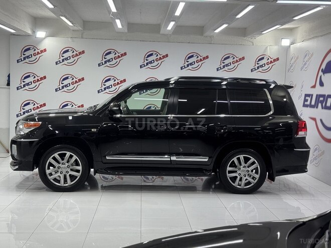 Toyota Land Cruiser-13