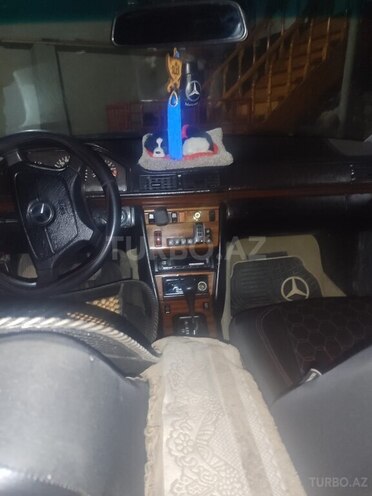 Mercedes E 200 1993, 600,000 km - 2.0 л - Gədəbəy
