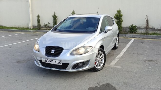 SEAT Leon-1