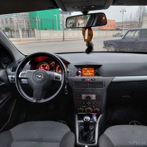 Opel Astra 2005, 320,000 km - 1.3 l - Salyan