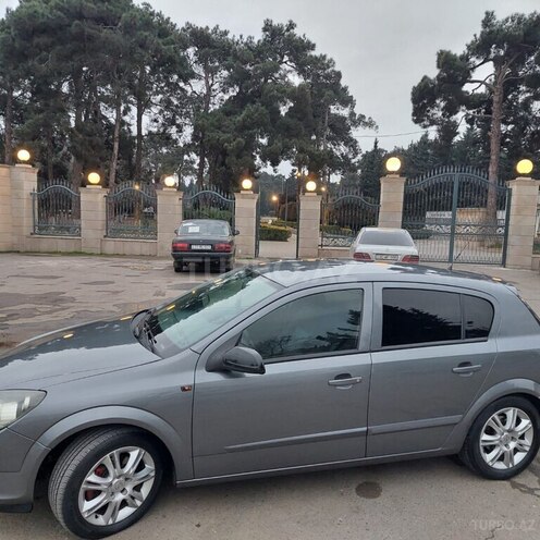 Opel Astra 2005, 320,000 km - 1.3 l - Salyan