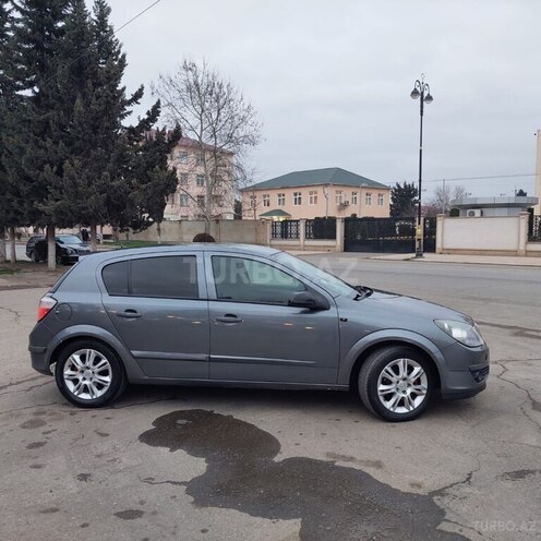 Opel Astra 2005, 320,000 km - 1.3 l - Salyan