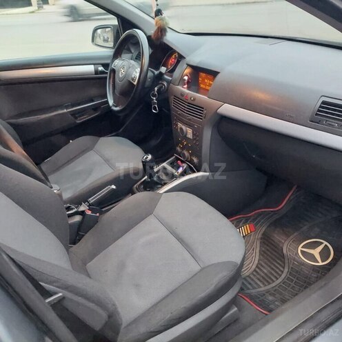 Opel Astra 2005, 320,000 km - 1.3 l - Salyan