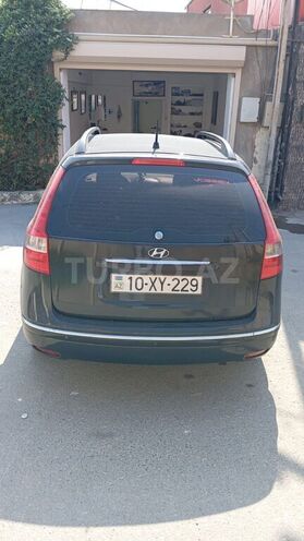 Hyundai i30 2010, 300,000 km - 1.6 л - Şirvan