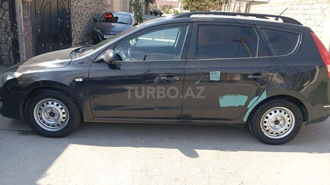 Hyundai i30 2010, 300,000 km - 1.6 л - Şirvan
