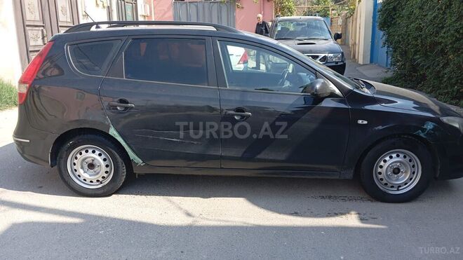 Hyundai i30 2010, 300,000 km - 1.6 л - Şirvan