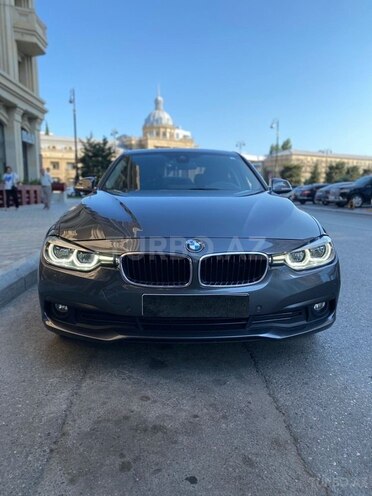 BMW 320-1