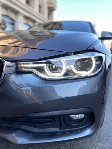 BMW 320-4