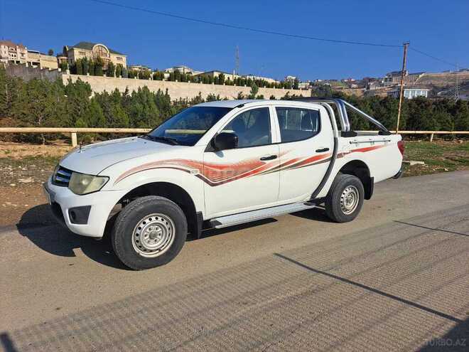 Mitsubishi L200 2011, 326,300 km - 2.5 l - Bakı