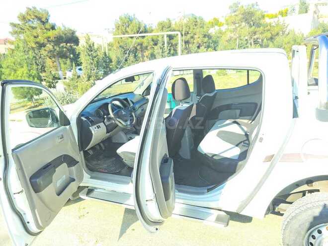 Mitsubishi L200 2011, 326,300 km - 2.5 l - Bakı