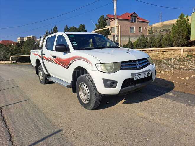 Mitsubishi L200 2011, 326,300 km - 2.5 l - Bakı
